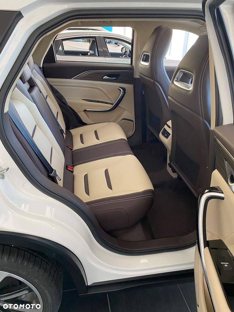 Bestune T77 1.5T Business DCT - 7