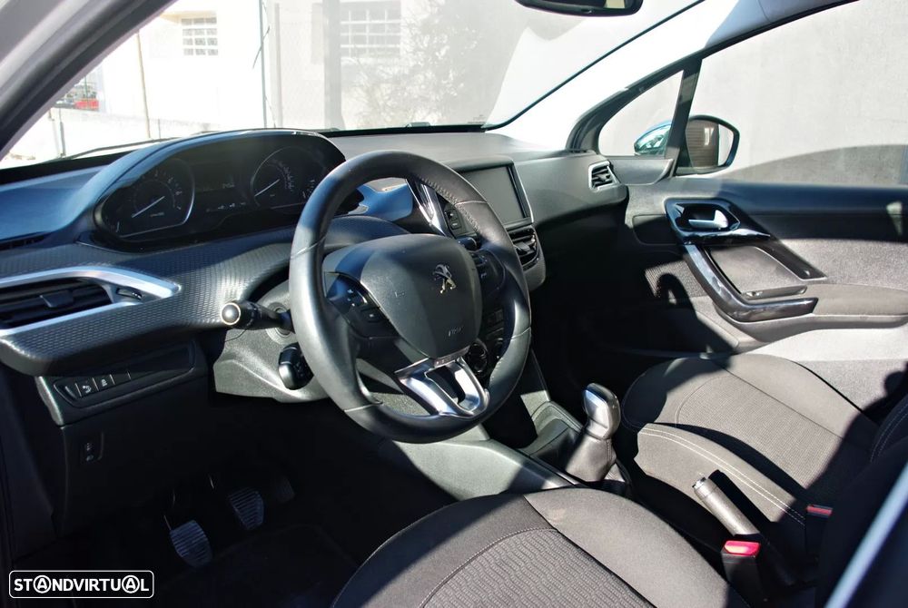Peugeot 208 1.2 PureTech Style - 13