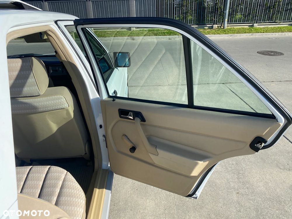 Mercedes-Benz W201 (190) - 37
