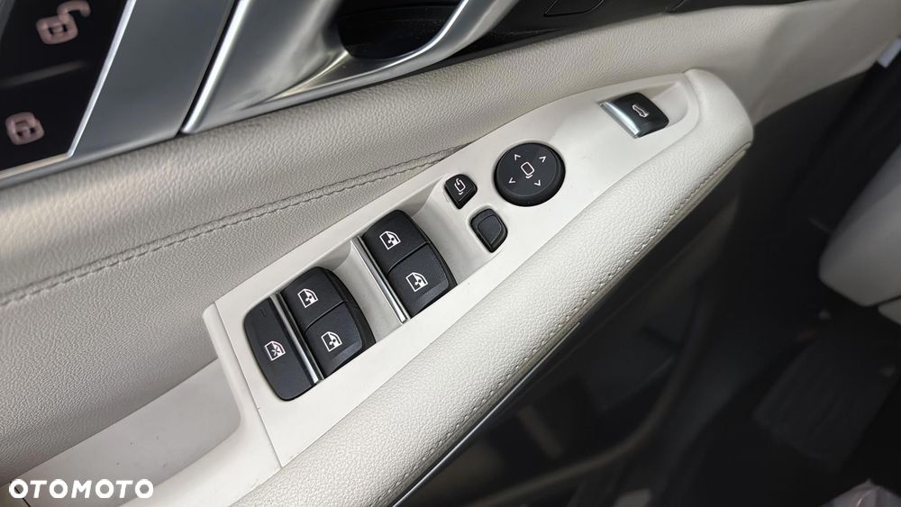 BMW X5 xDrive40i mHEV - 33