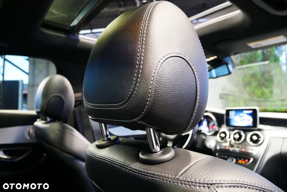 Mercedes-Benz Klasa C 300 7G-TRONIC - 29