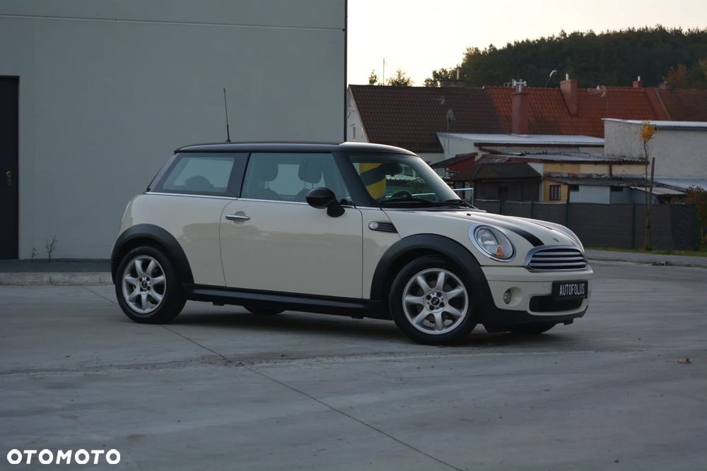 MINI Cooper Standard - 4