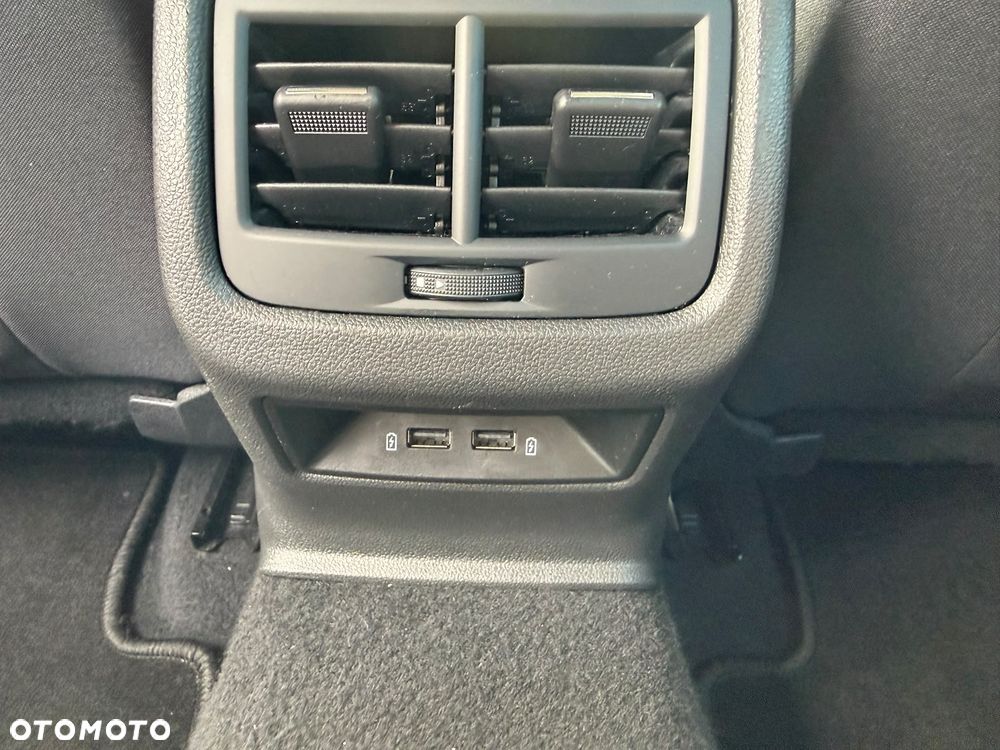 Seat Leon Sportstourer 1.5 eTSI FR DSG - 30