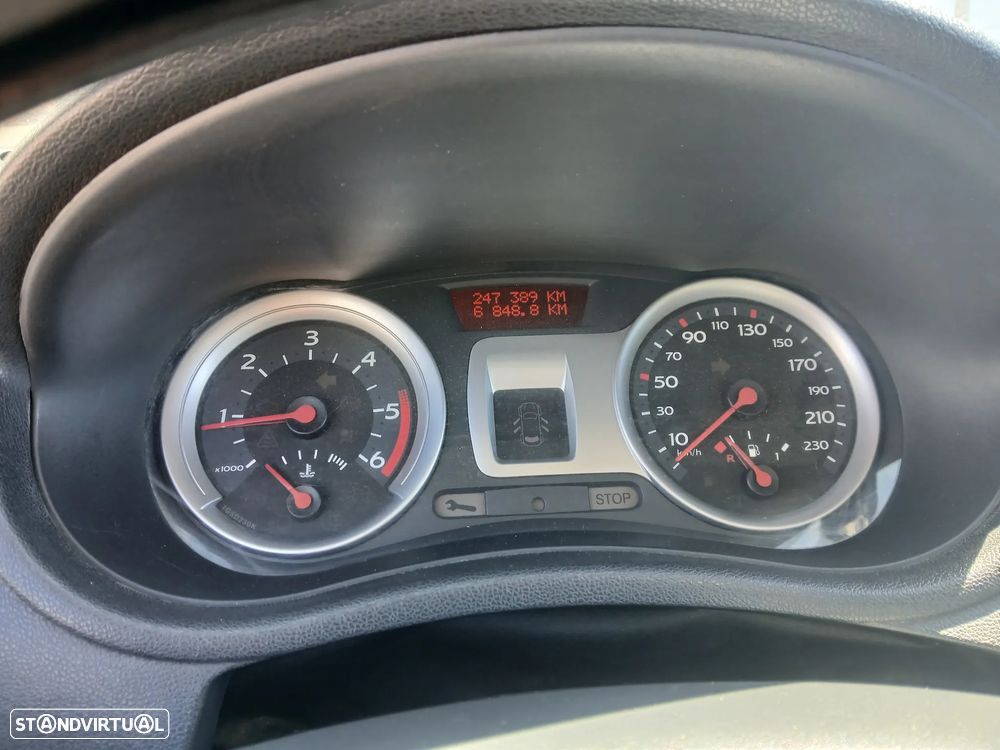Renault Clio 1.5 dCi Dynamique S - 13