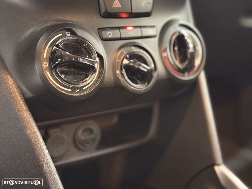 Peugeot 2008 1.2 PureTech Style - 8