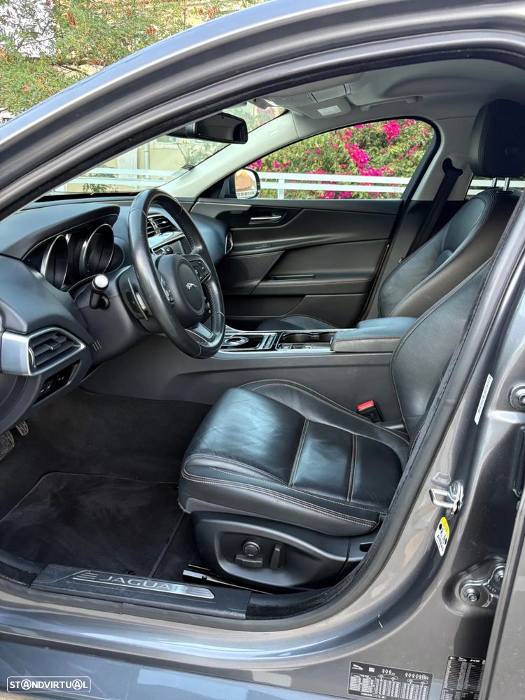 Jaguar XE 20d AWD Aut. Portfolio - 12