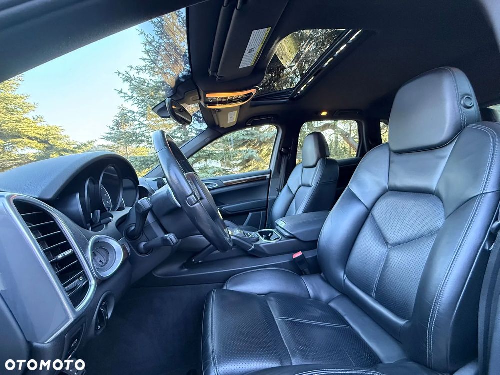 Porsche Cayenne - 16