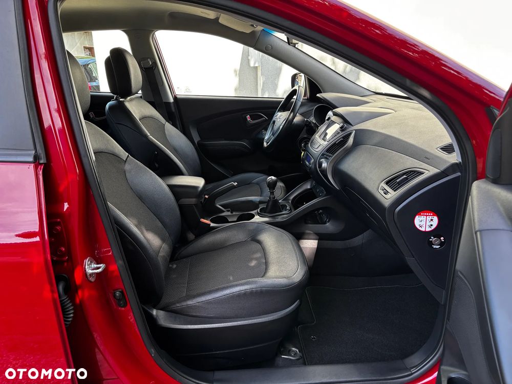 Hyundai ix35 1.6 2WD Fifa World Cup Edition - 12