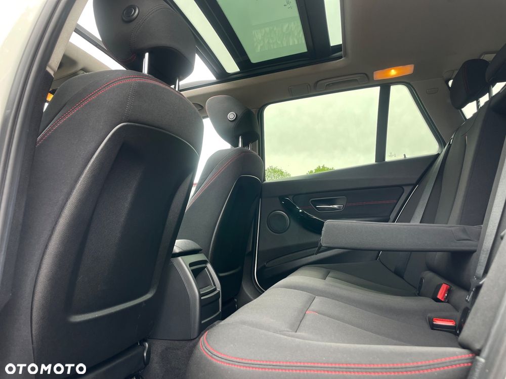 BMW Seria 3 318d DPF Edition Sport - 12