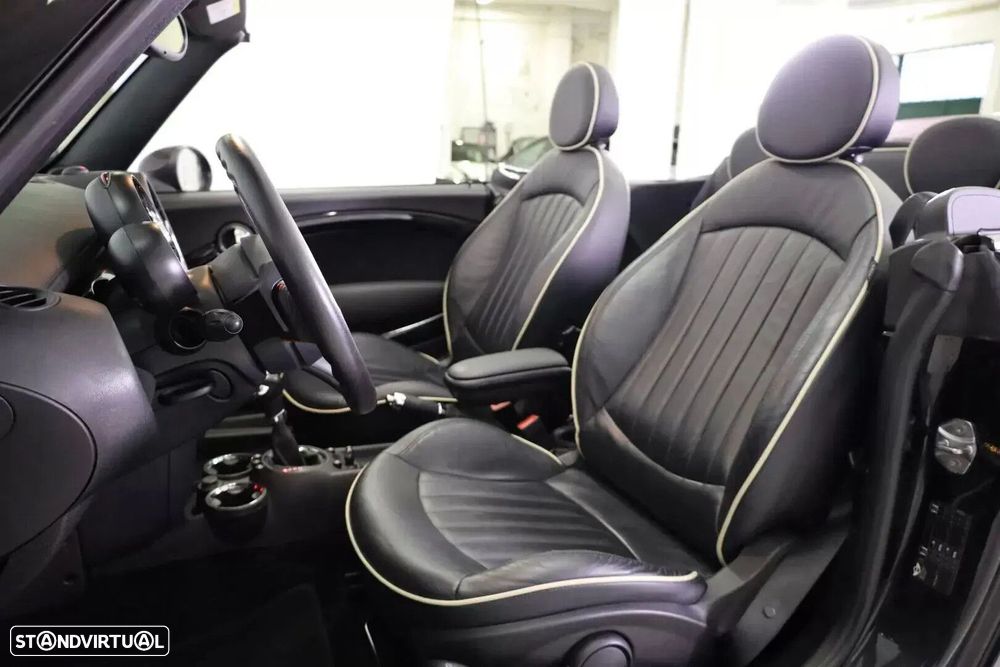 MINI Cabrio John Cooper Works Auto - 29