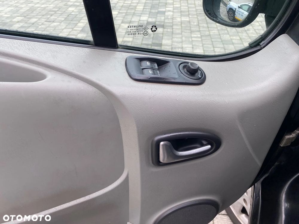 Opel Vivaro L2H1 2.9t - 24