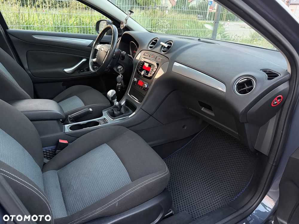 Ford Mondeo - 22