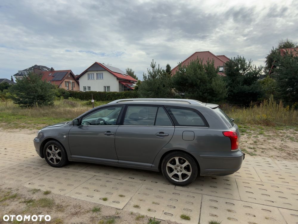Toyota Avensis 1.8 VVT-i - 8