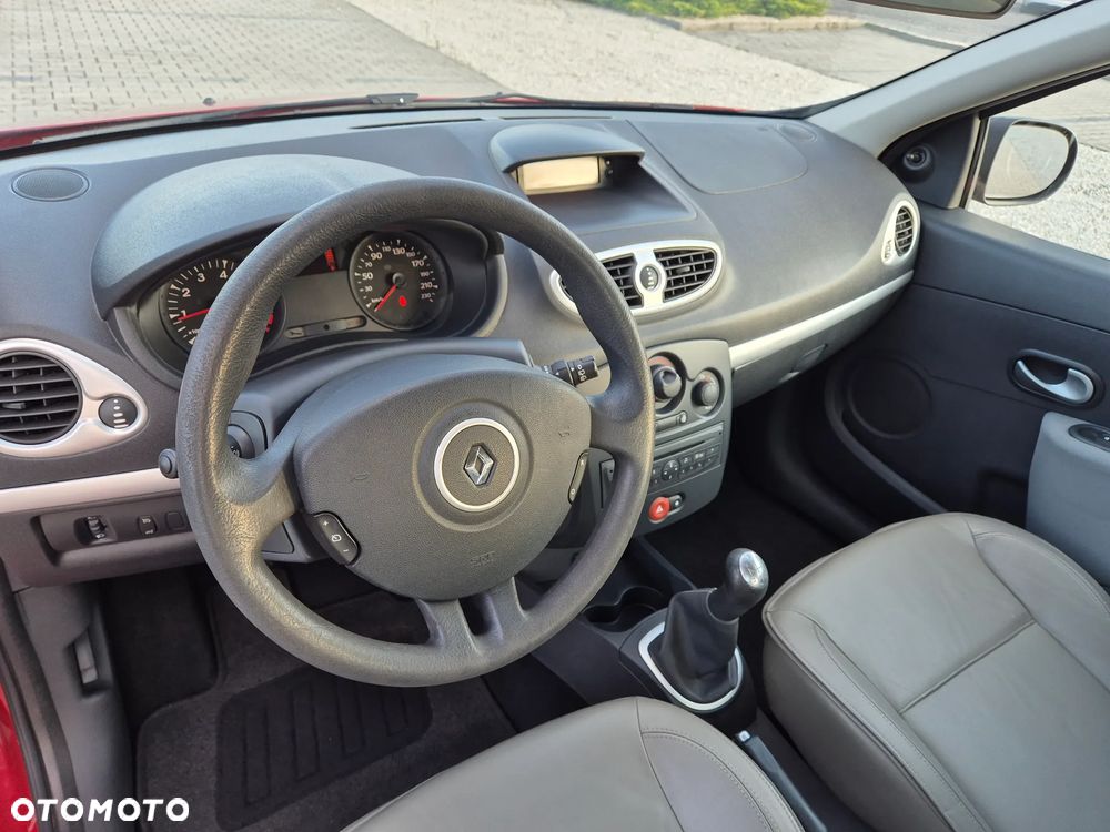 Renault Clio 1.2 16V Authentique - 24