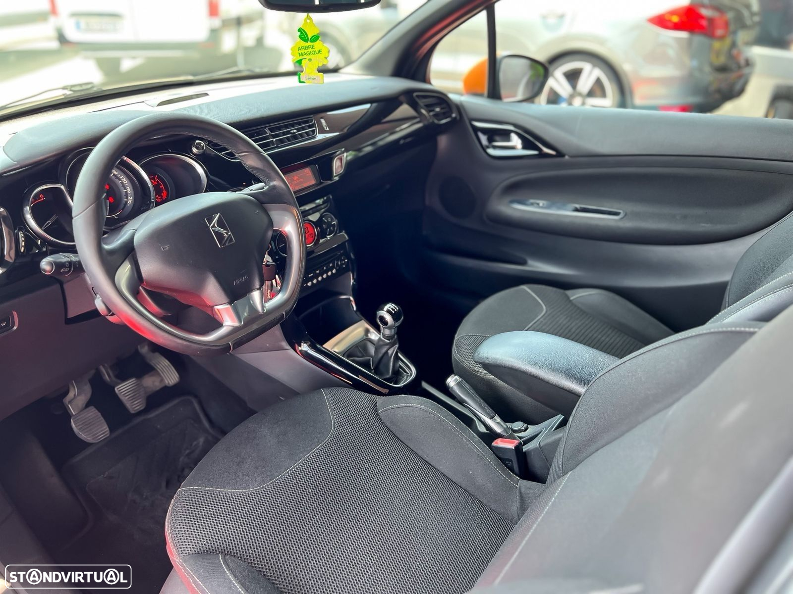 Citroën DS3 1.6 e-HDi So Chic 95g - 9