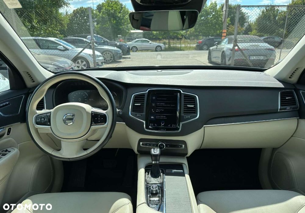 Volvo XC 90 - 22