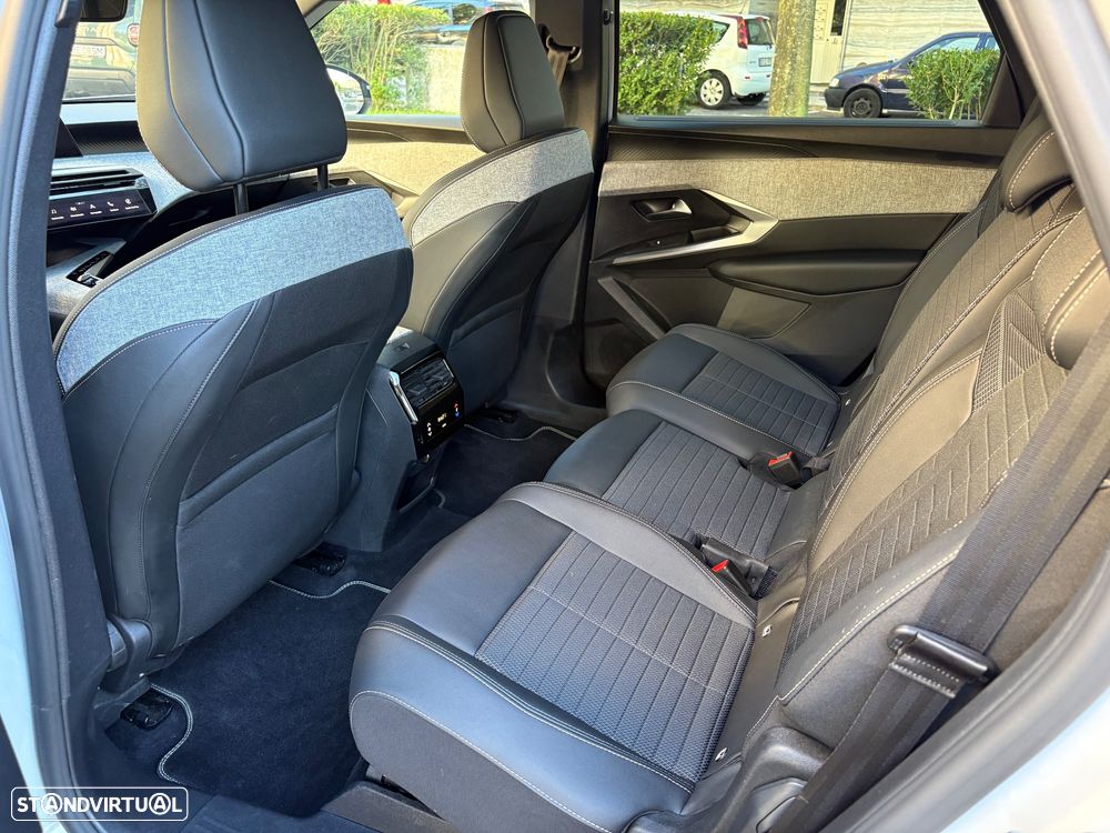 Peugeot 5008 1.2 Hybrid Allure e-DCS6 - 21