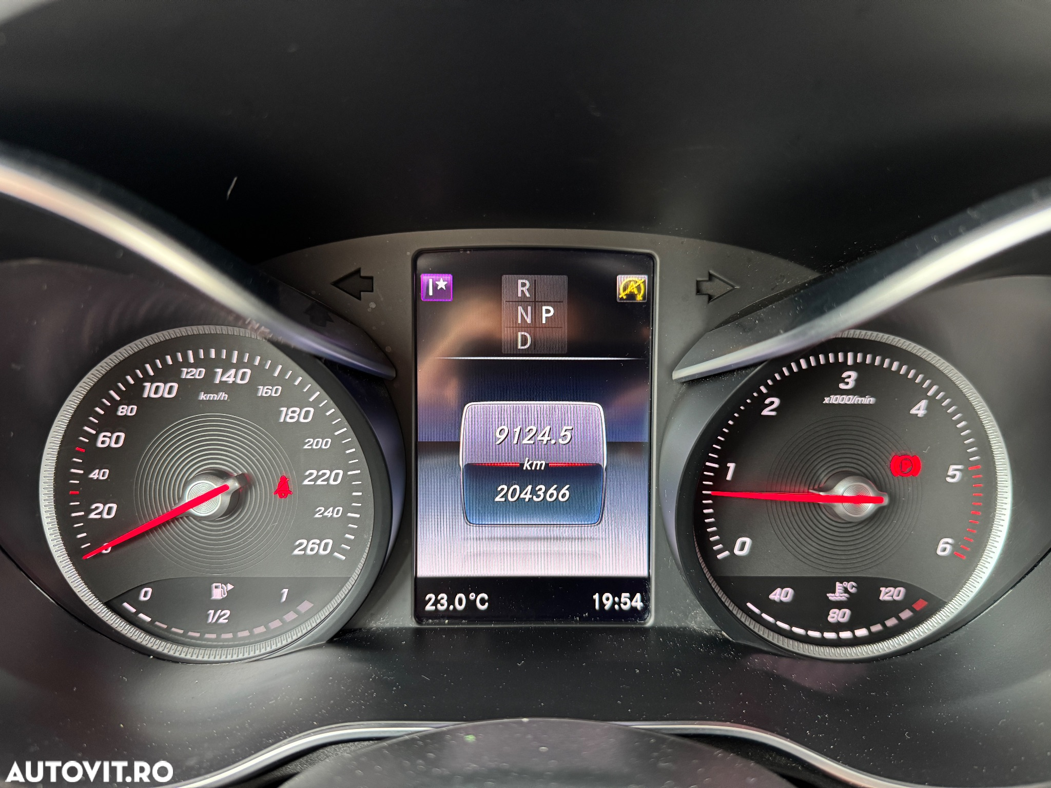 Mercedes-Benz GLC 250 d 4Matic 9G-TRONIC AMG Line - 9