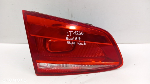 VW PASSAT B7 KOMBI  LAMPA TYŁ LEWY W KLAPĘ