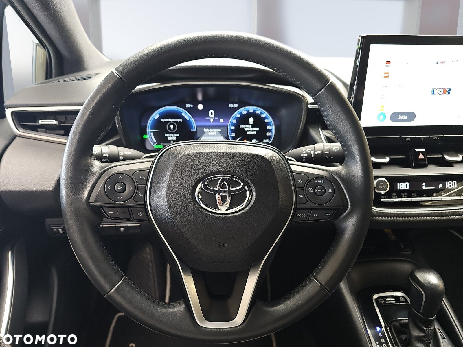 Toyota Corolla 2.0 Hybrid Comfort - 12