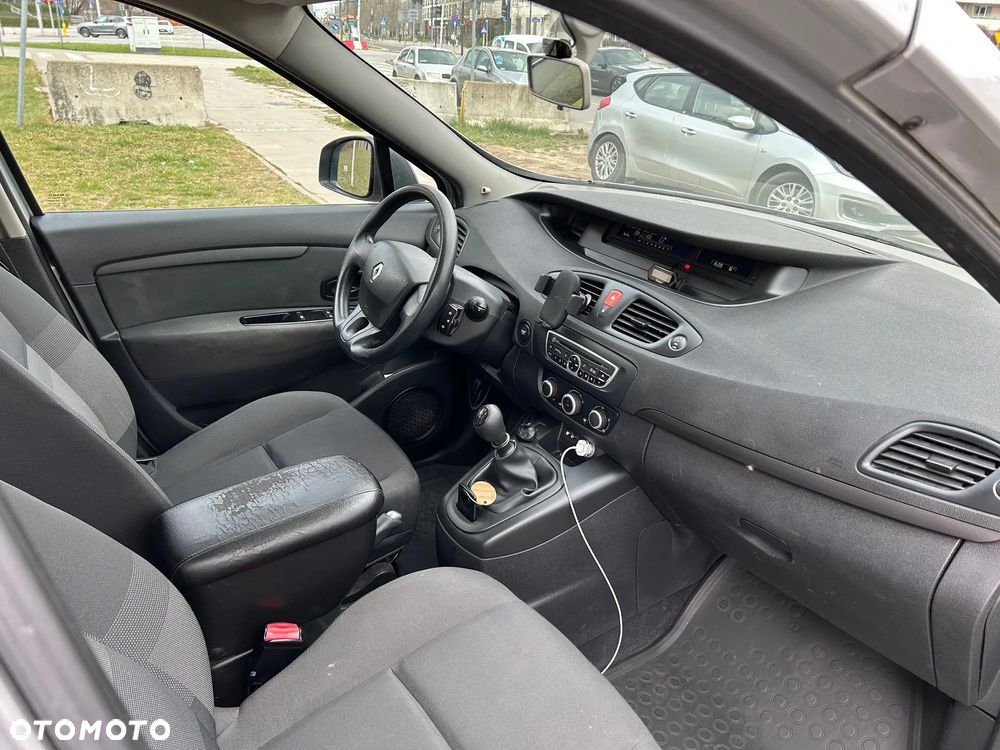 Renault Scenic 1.6 16V Authentique - 8