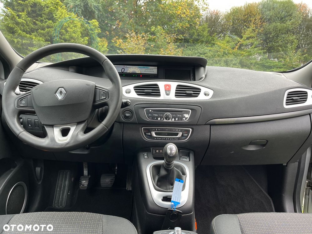 Renault Grand Scenic - 18