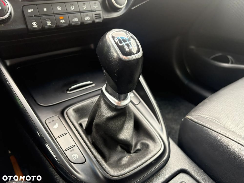 Kia Carens 1.6 GDI Edition 7 - 18