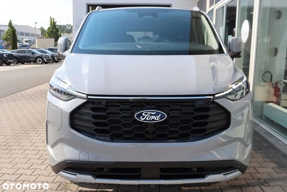 Ford Tourneo Custom - 4