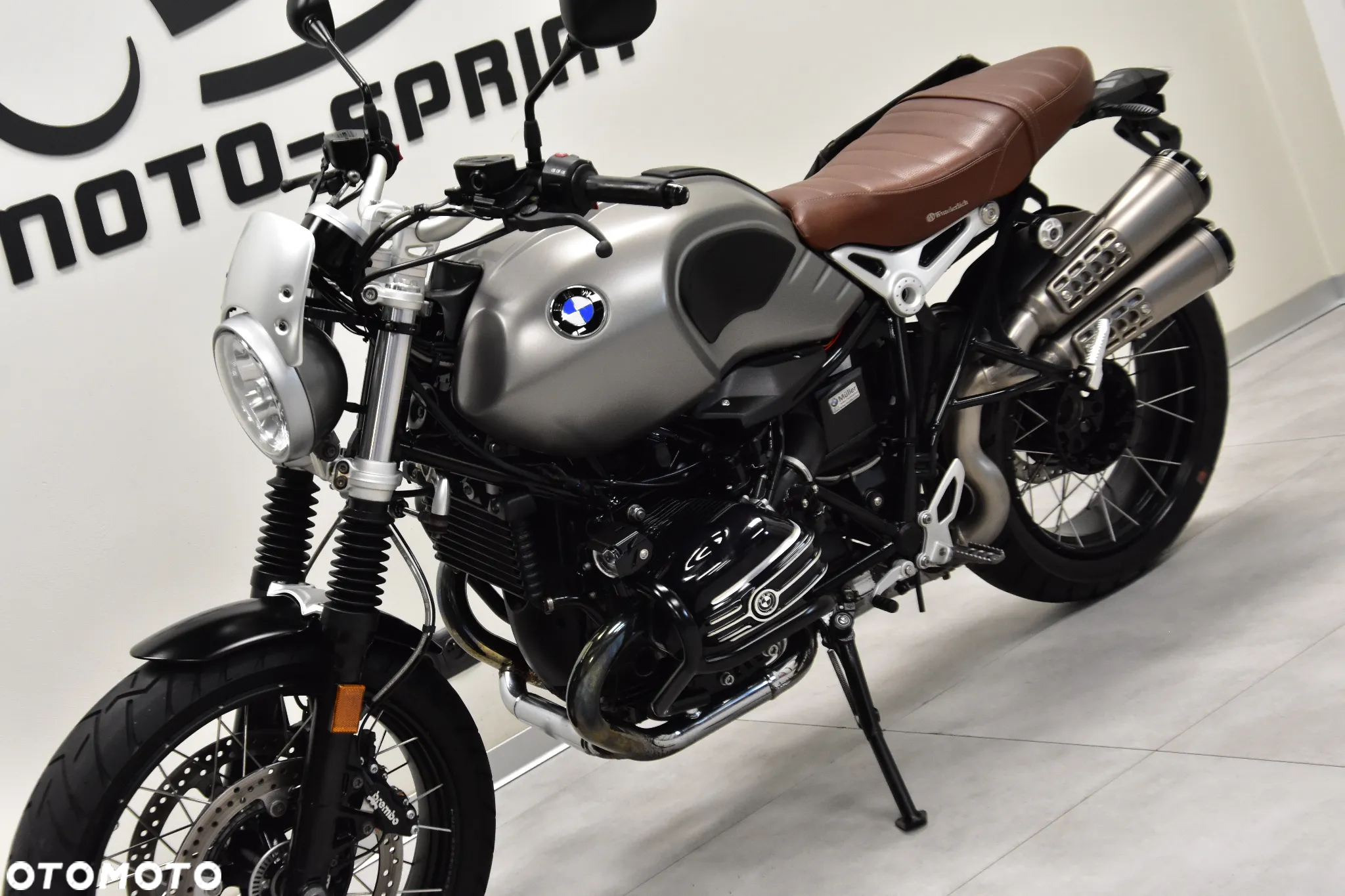 BMW R - 9
