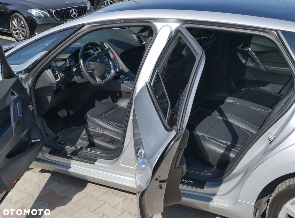 Citroën DS5 2.0 HDi Hybrid4 SportChic MCP - 12