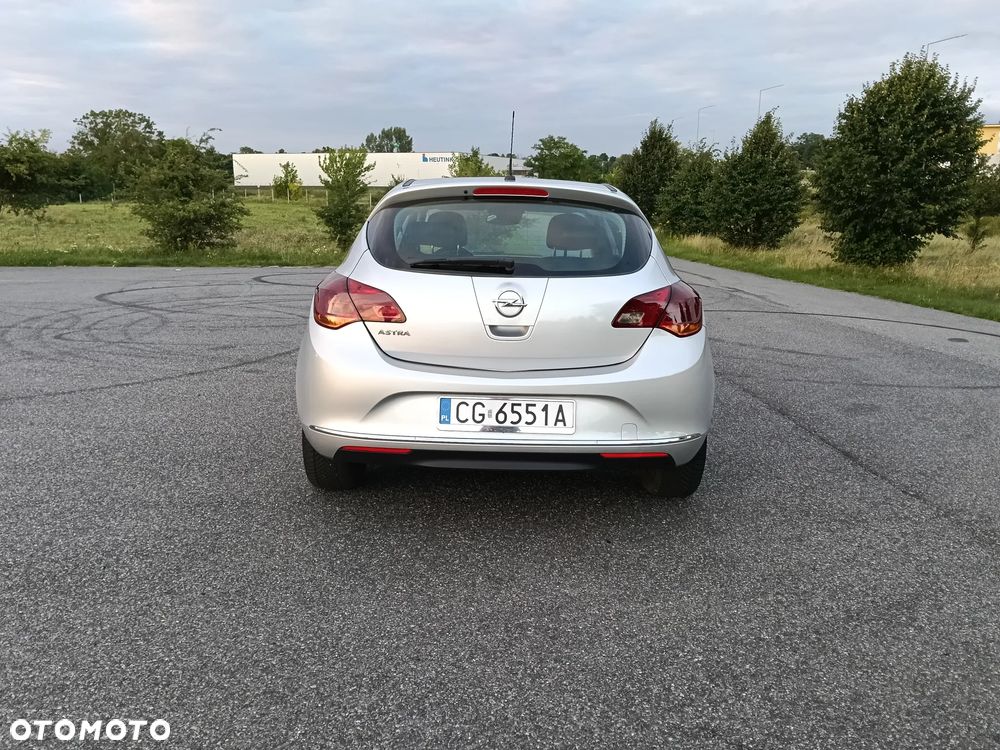 Opel Astra 1.7 CDTI - 11