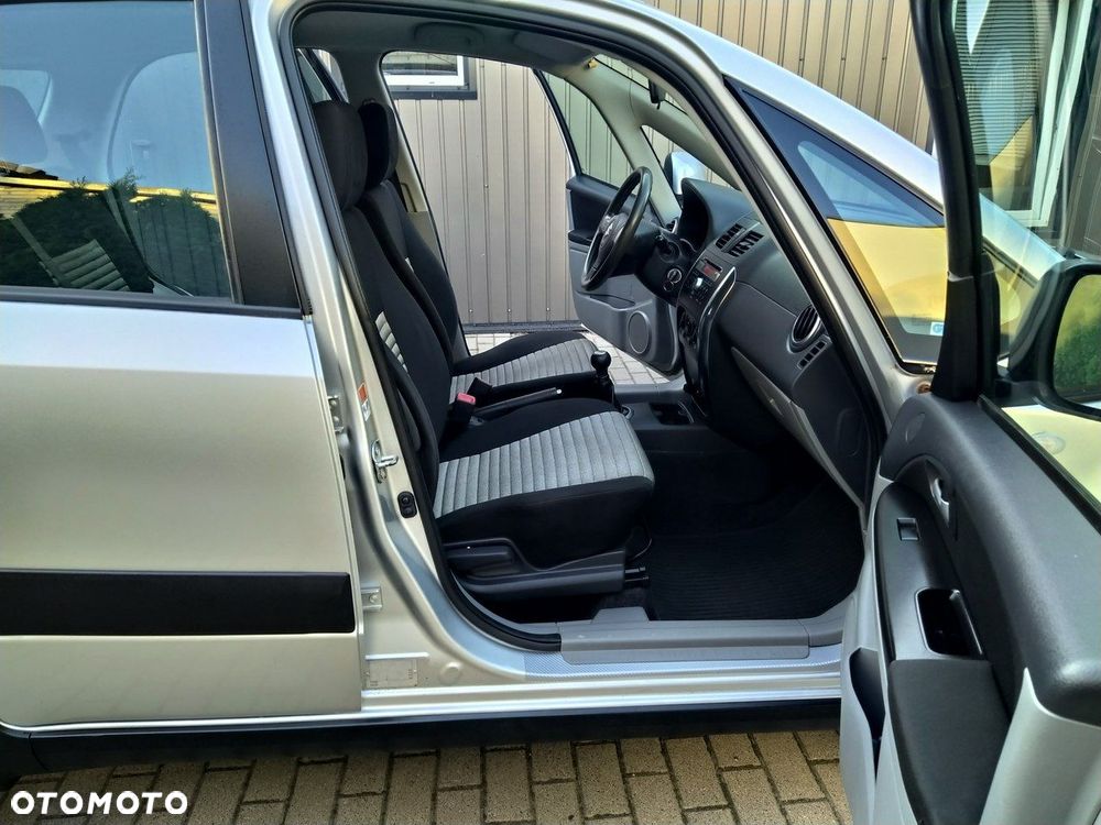 Suzuki SX4 1.6 Comfort 4WD - 26
