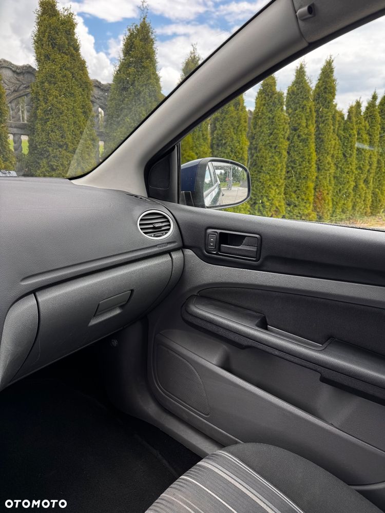 Ford Focus 1.4 Trend - 19