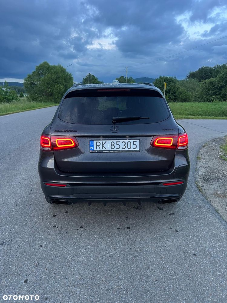 Mercedes-Benz GLC 300 de 4Matic 9G-TRONIC AMG Line - 4