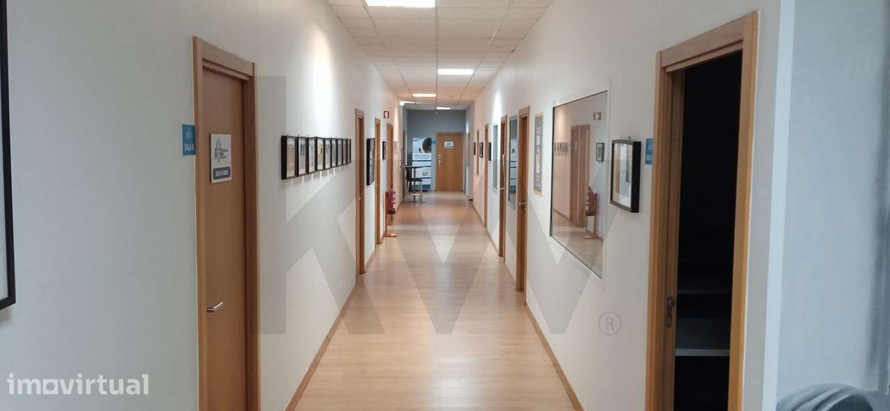 Armazém Prior Velho - Arrendado Oportunidade de Investimento - Grande imagem: 3/14