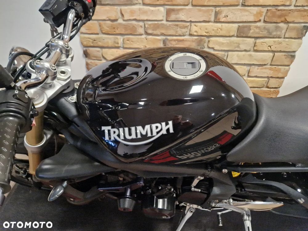 Triumph Street Triple - 11