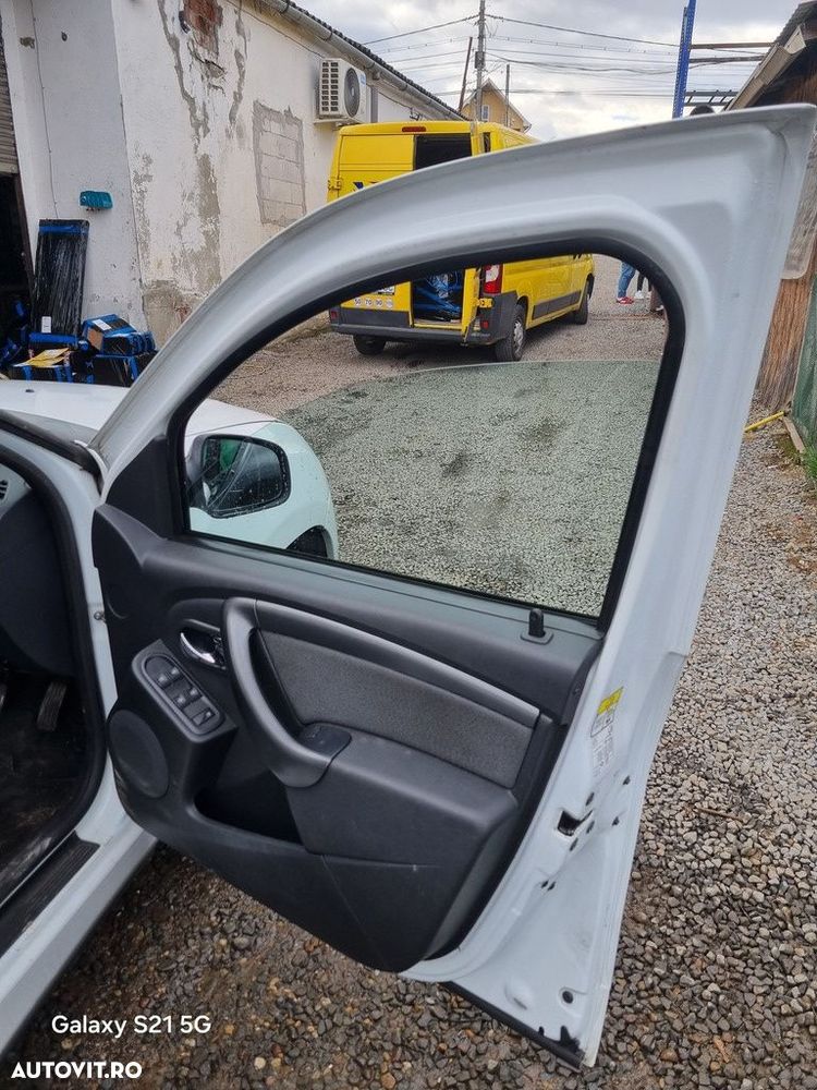 Usa Dreapta Fata Dacia Duster Facelift 2013 - 2018 SUV 4 Usi Blanc Glacier 369 (1384) - 2