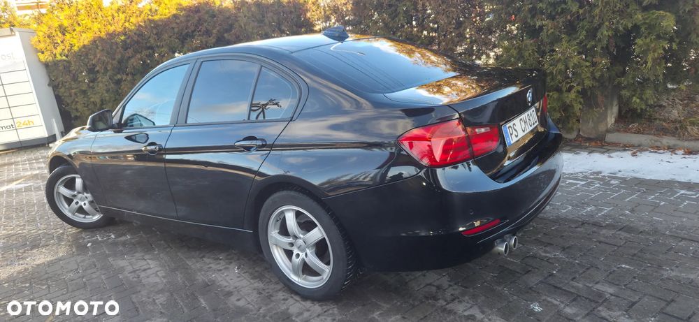 BMW Seria 3 325d Sport-Aut Luxury Line - 8