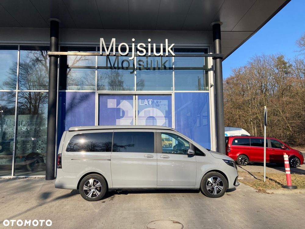 Mercedes-Benz Klasa V - 12