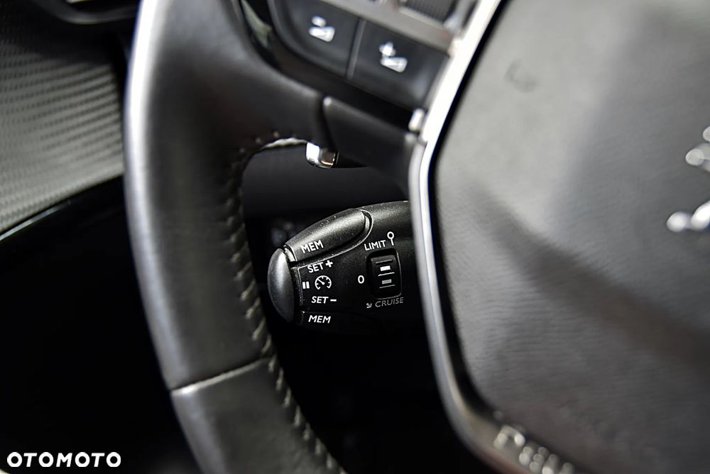 Peugeot 208 1.2 PureTech Allure S&S EAT8 - 30