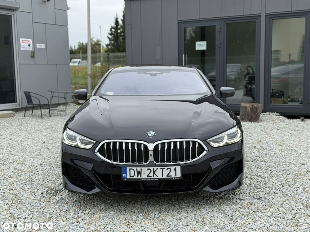 BMW Series 8 2019 photo 2