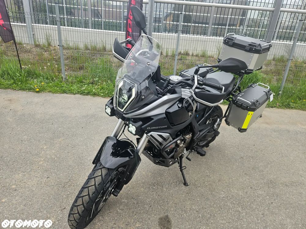 QJMOTOR SRT 600SX - 18