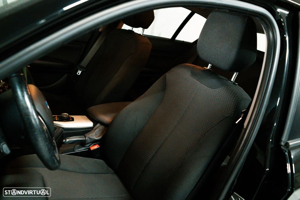 BMW 116 d Line Urban - 34