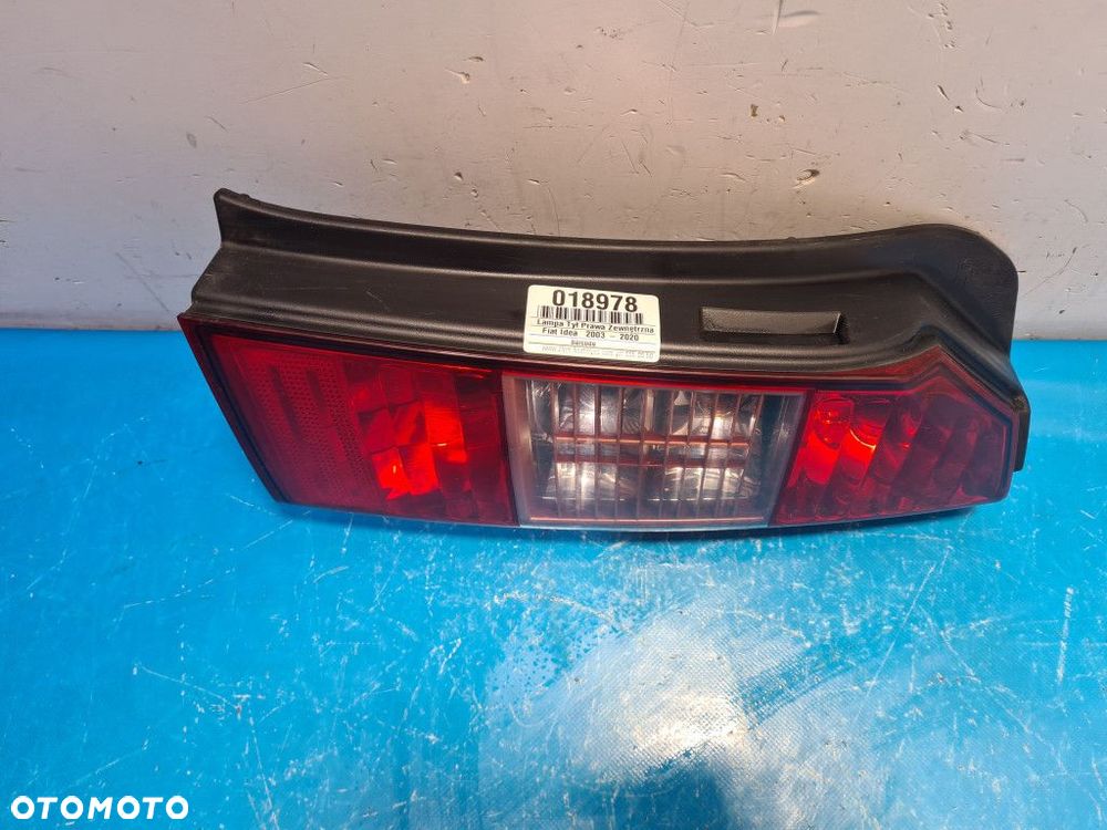 LAMPA TYŁ PRAWA FIAT IDEA - 2