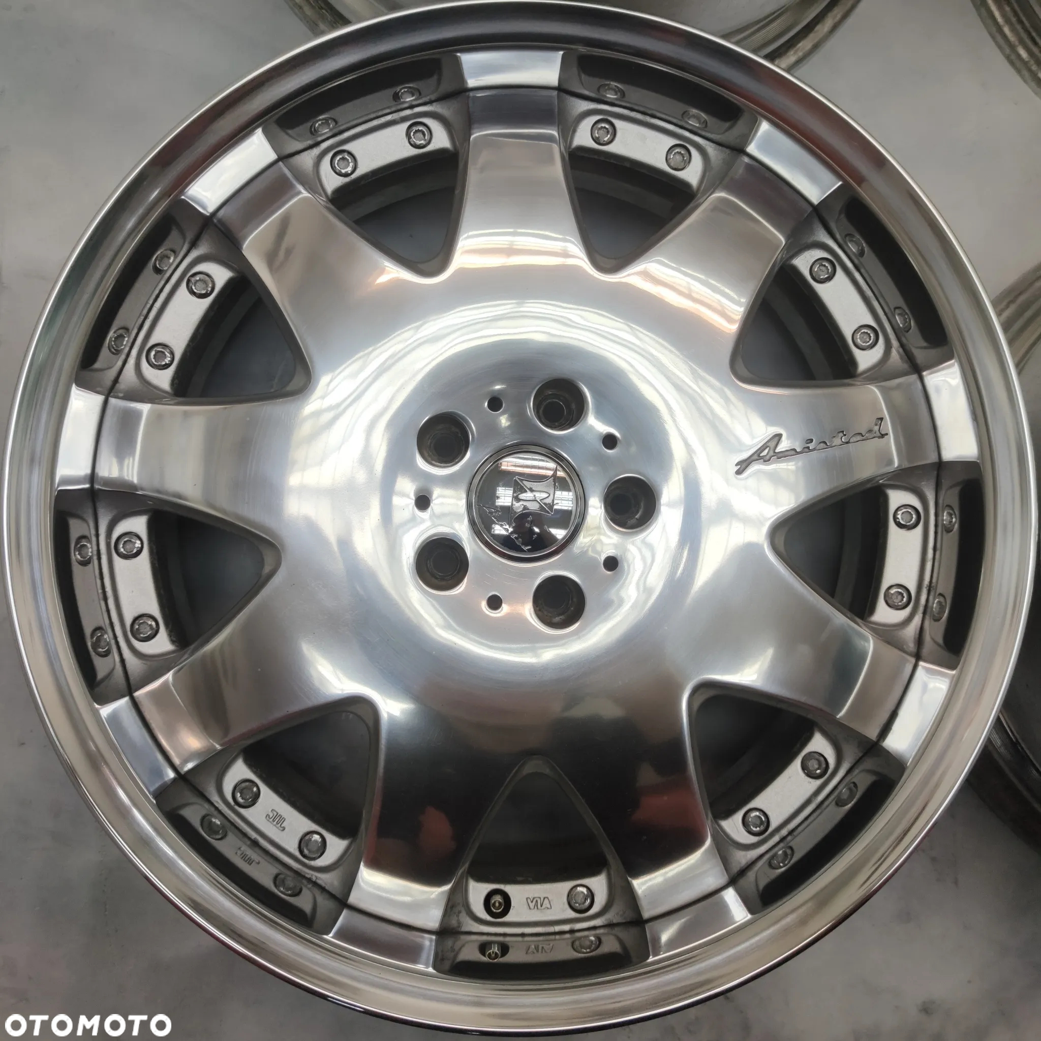 Felgi Amistad Klaud 19x8,5J 19x9,5J +22 +30 5x114.3 - 2