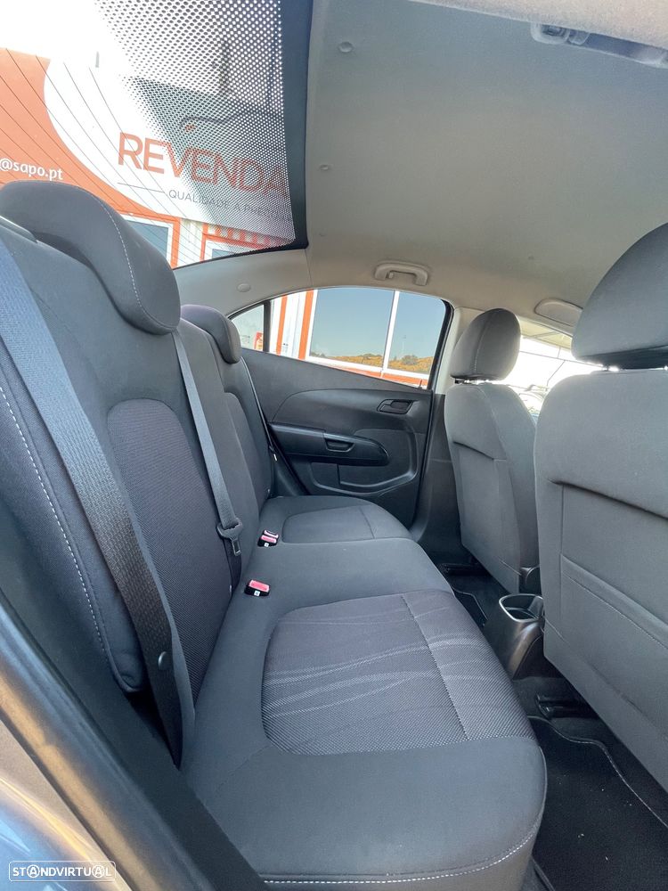 Chevrolet Aveo 1.2 LT - 10