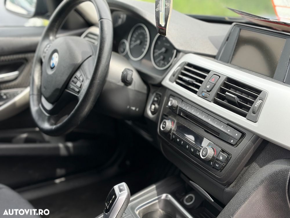 BMW Seria 3 320d xDrive DPF Aut. Edition Sport - 13