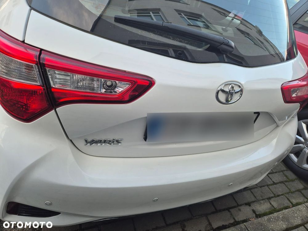 Toyota Yaris 1.5 Premium - 4