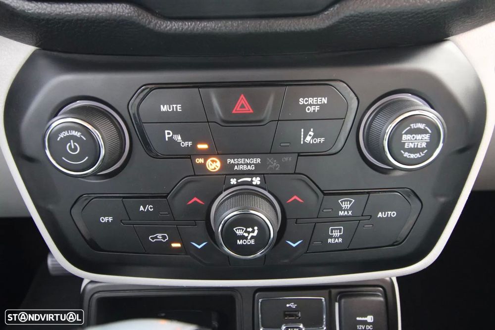 Jeep Renegade 1.4 MultiAir DSG Limited - 26