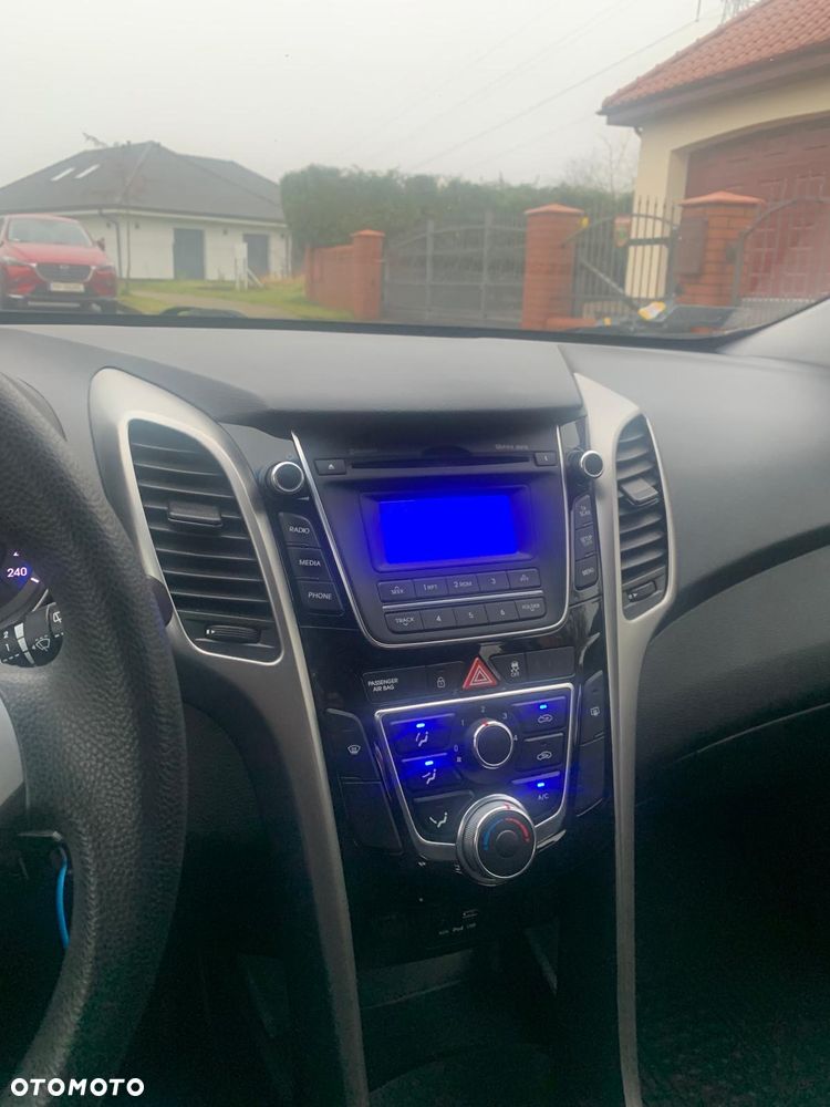 Hyundai i30 1.6 Classic + - 9